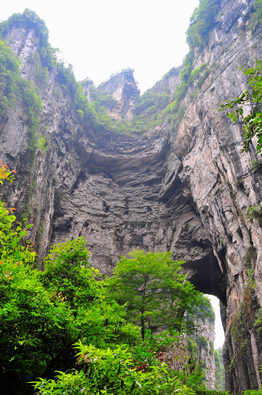 武隆天生三桥属于典型的喀斯特地貌,是由天龙桥,青龙桥,黑龙桥三座