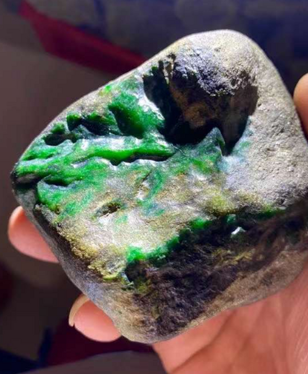 点击头像看直播##翡翠原石# 老帕敢色料 场口正 皮壳老 翻砂细 重量