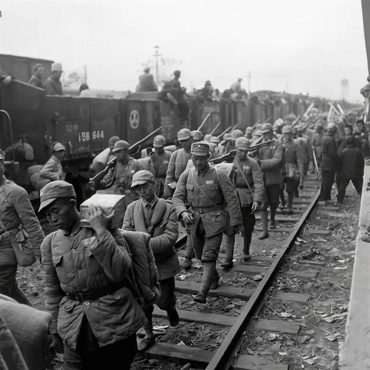 淮海战役,是解放战争时期规模最大的一次战役,解放军以少胜多,使得