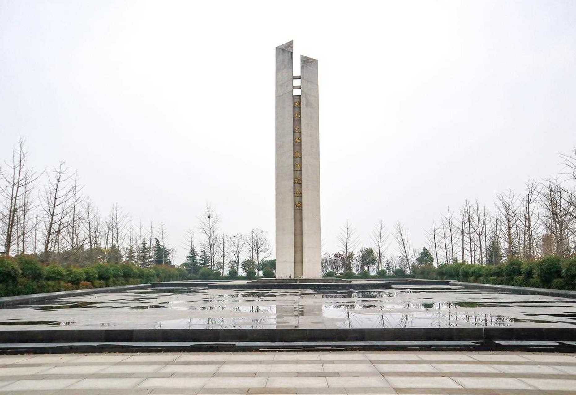 息县刘邓大军渡淮纪念馆,位于河南省信阳市息县城区,美丽的淮河岸边