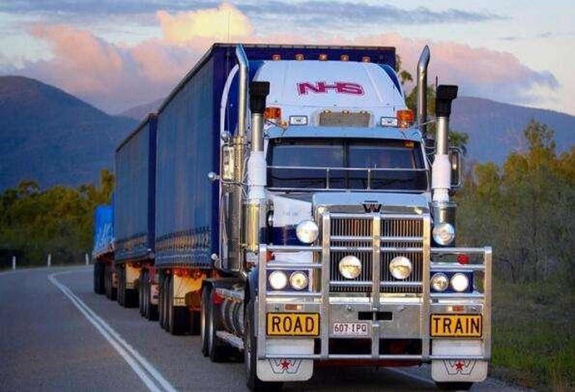 美国卡车司机一年赚100多万轻轻松松 美国卡车司机一年赚100多万轻