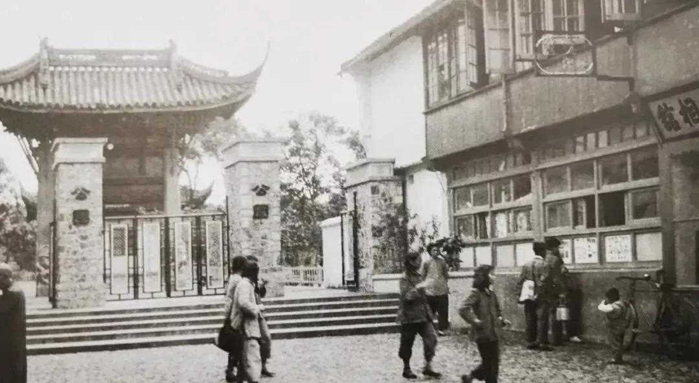 看了"无锡史志"发布的关于无锡公花园的文章下的评论,简直有些触目