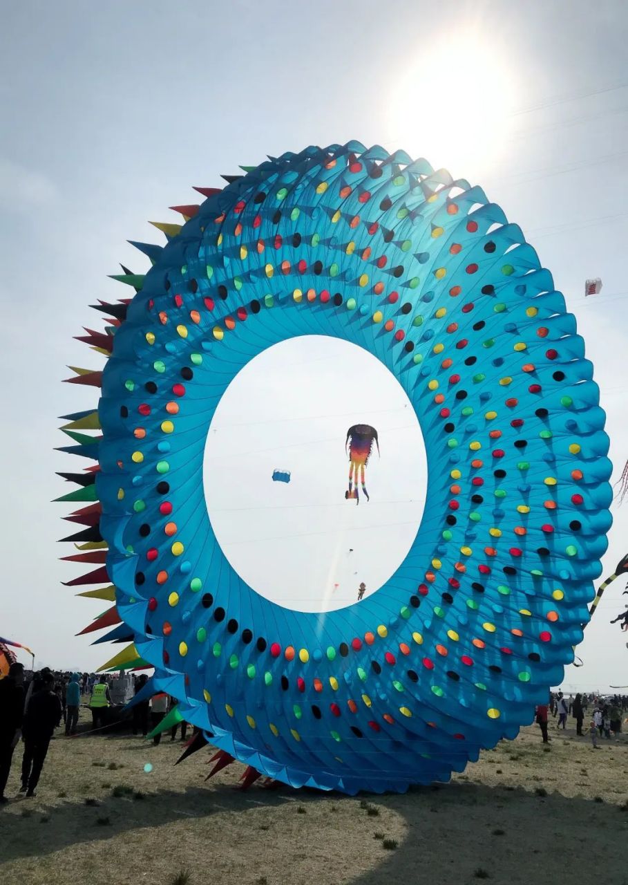 在潍坊国际风筝节上,可以看到平时很少能够看到的各种各样的风筝