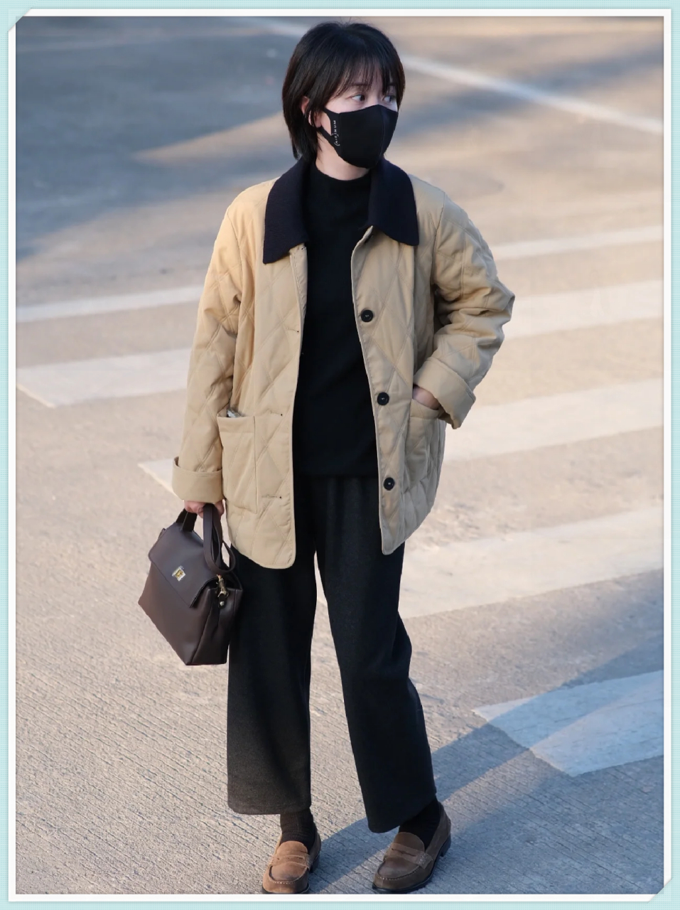 160/92 短发秋冬穿搭  秋冬来临搭配短发成为了时尚追求者关注的焦点.