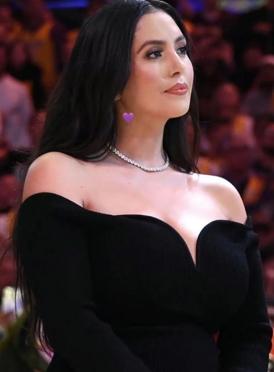 瓦妮莎看着很漂亮,可能每个美女的背后都有一个爱情故事吧,希望她赶快