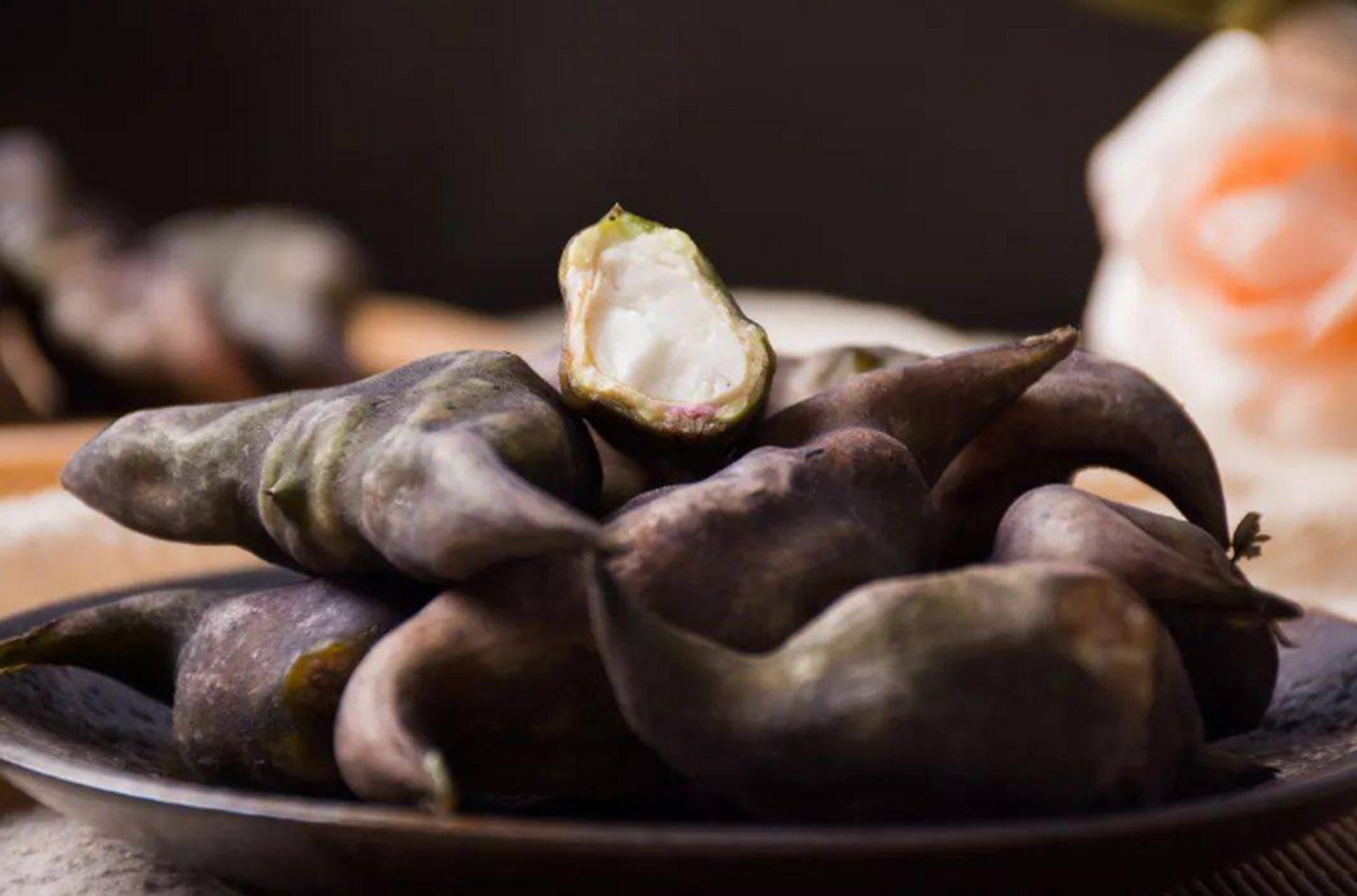 菱角作为一种水生植物,在中国的长江中下游地区,还有一些南方省份