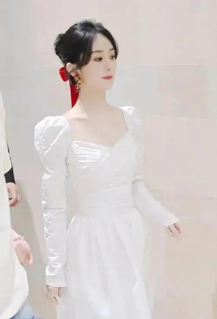 领动计划# 赵丽颖问造型师道:"我能不能不穿这件泡泡裙?