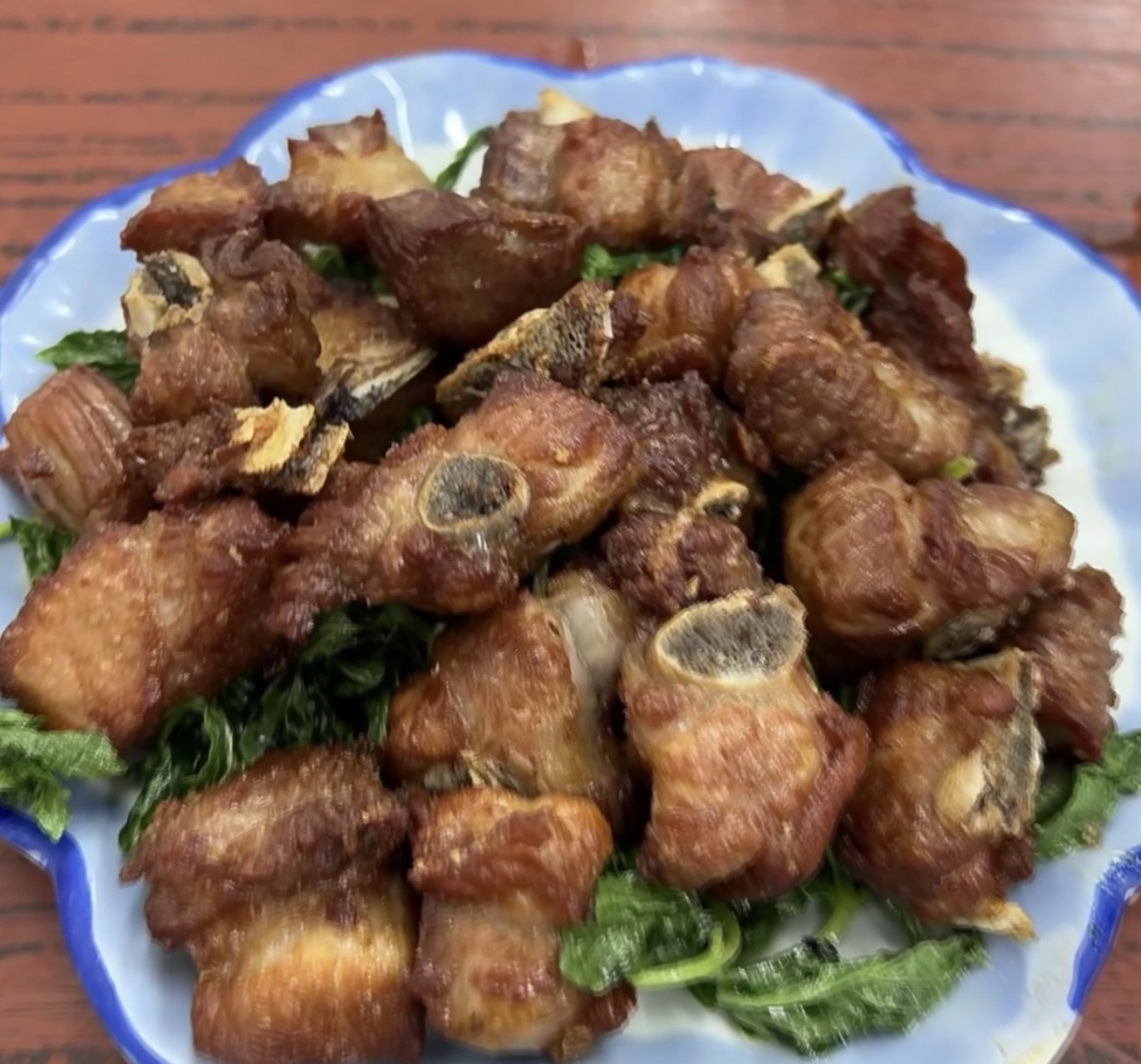 云南味|鲜嫩肉香的薄荷生炸排骨 薄荷生炸排骨永远是云南人最爱的美食