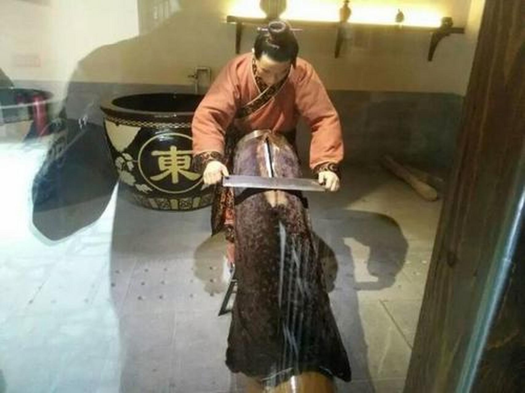 相传很久以前,民间流传着一种怪病,病人面黄肌瘦,卧床不起,直到气喘