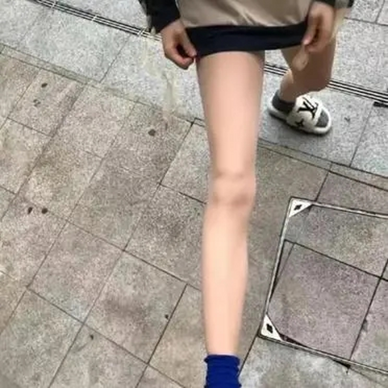 这人腿上的皮比脸皮还厚,是咋做到的呢?