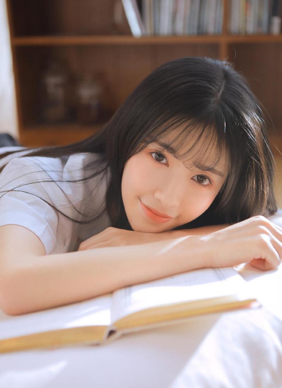 青春靓丽的女孩,居家可爱写真