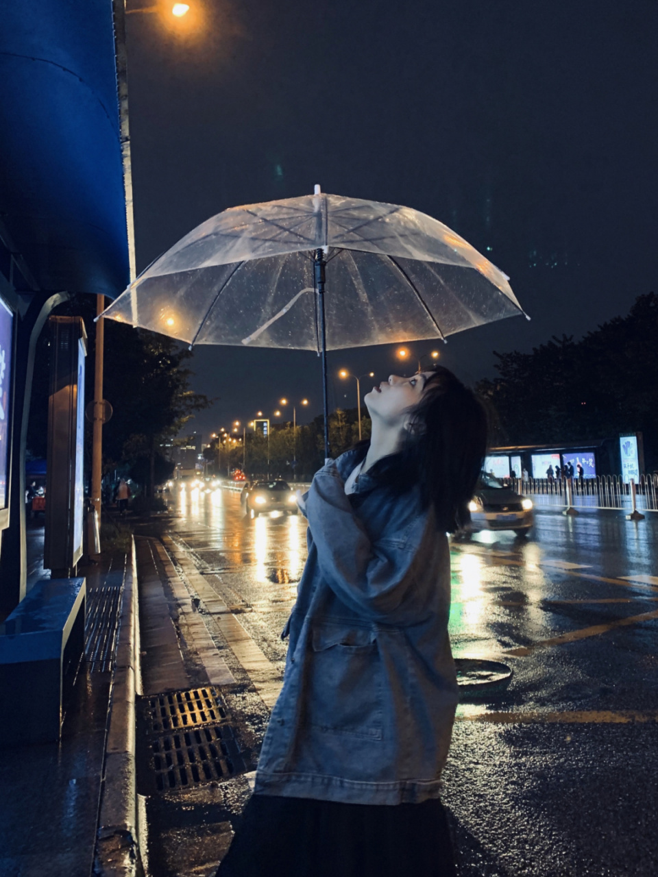 心情不好被雨淋的图片图片