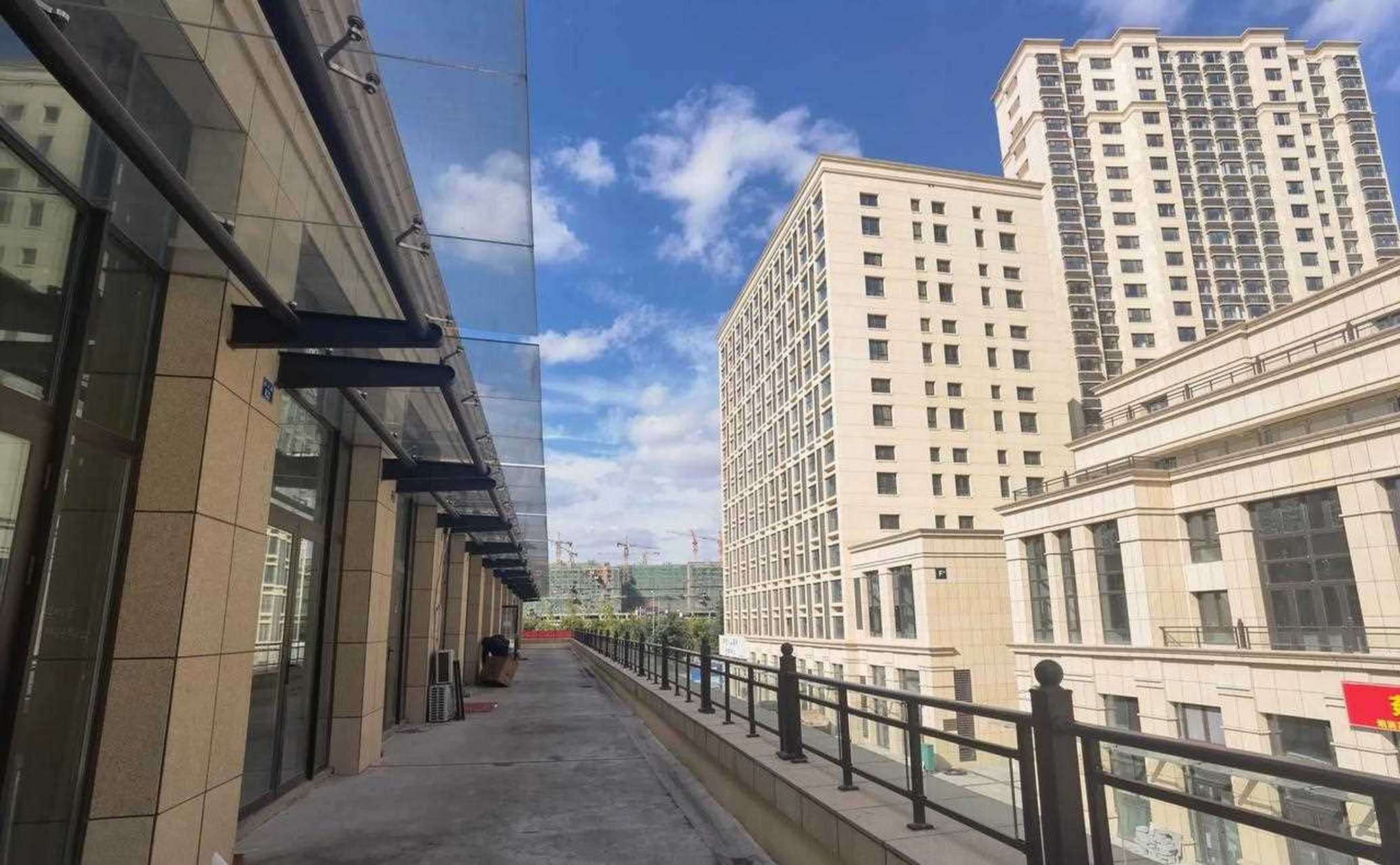 华航山海湖,旁边就是王邦直公园和即墨德馨东校区,二十八中东校区.