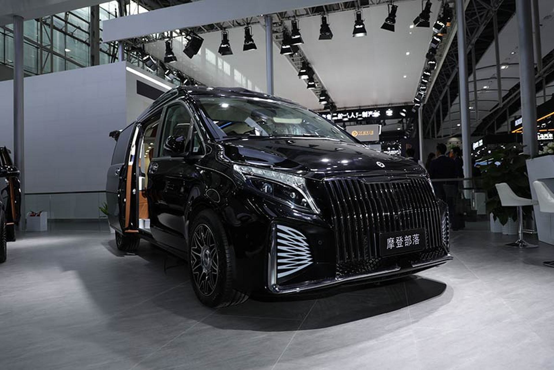 北汽泰普2021广州国际车展全新商务车,超级宽敞的车内空间,卓越的动力