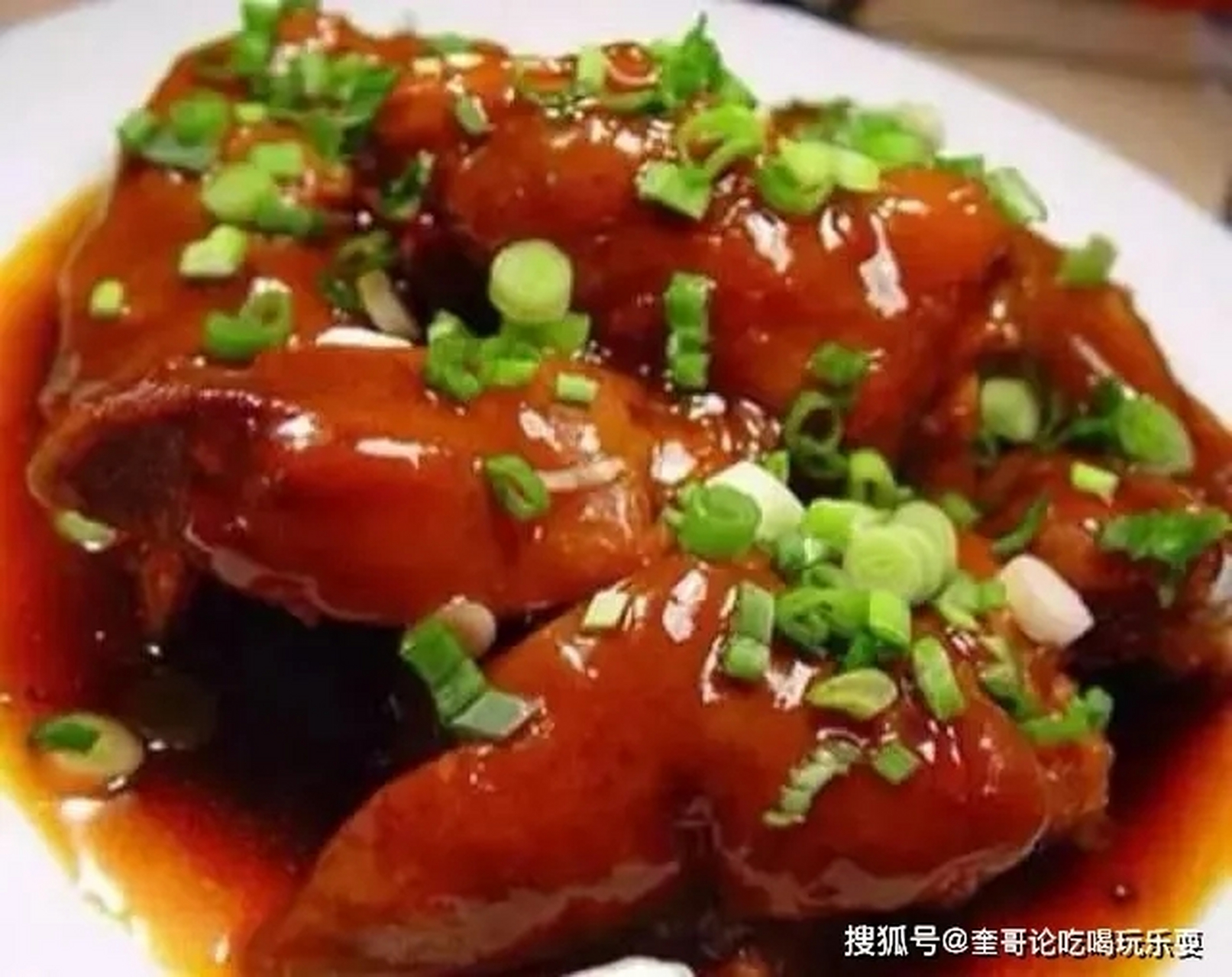星耀泉城遇见济南#  第六名:孟家扒蹄 孟家扒蹄也是有年头的东西,是