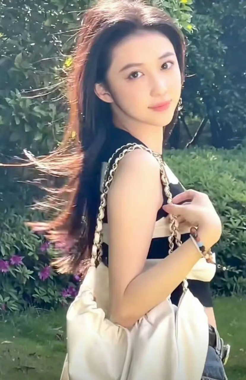 反正在家闲着没工作比较无聊,干脆借着老公潘帅的名气去带货,到时候就