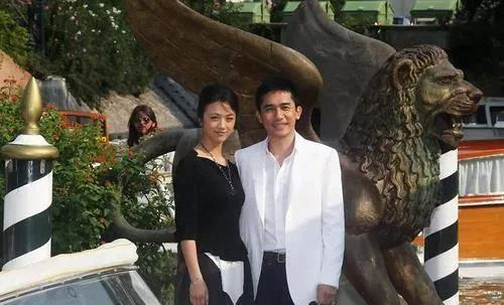 《色戒》拍摄之后,汤唯和梁朝伟出席电影活动的合影