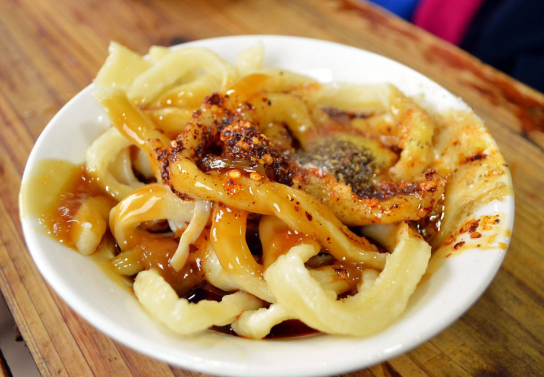 重逢巴蜀# 四川甜水面,以其甜中带辣的独特风味,让无数人为之倾倒.