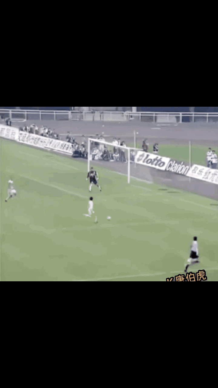 gif创作人# 四川全兴队历史最佳外援当属马麦罗,这名巴西外援在96年