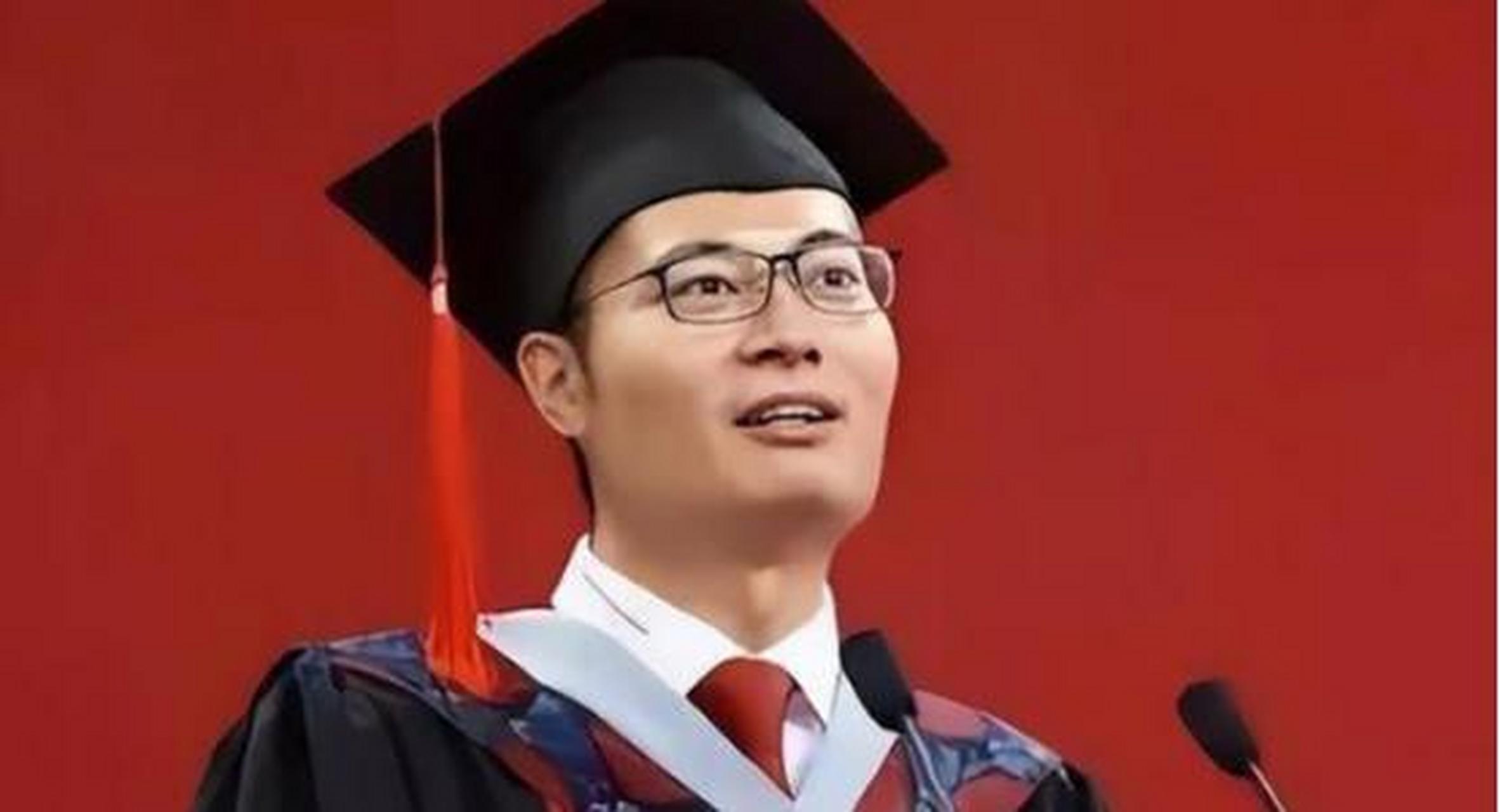 北大博士王永强,远赴美国,"弃养双亲"20年,母亲病危他也拒绝回国见