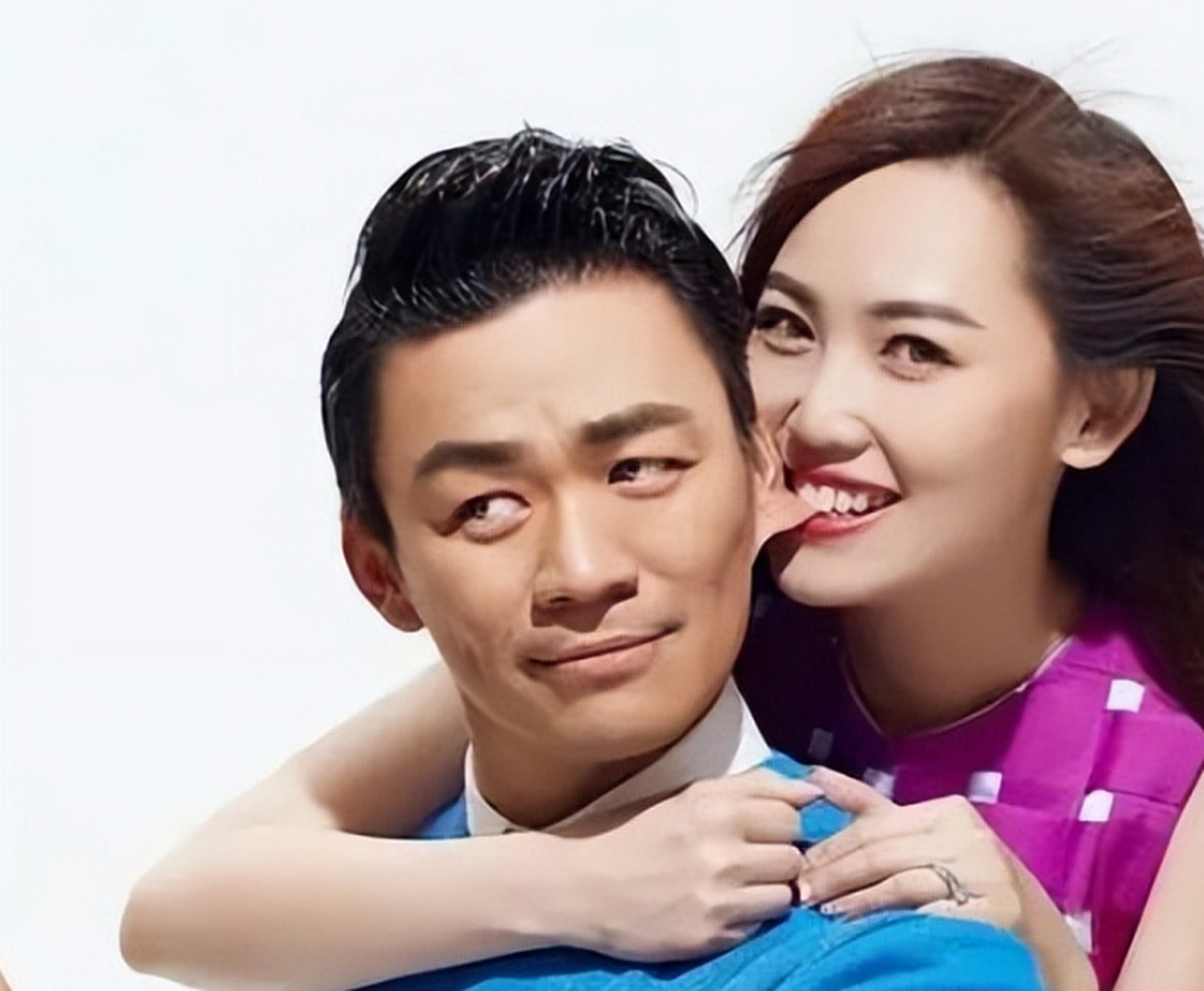 2015年,王宝强给家里打电话,足足等了一分钟才打通,电话接通后,马蓉