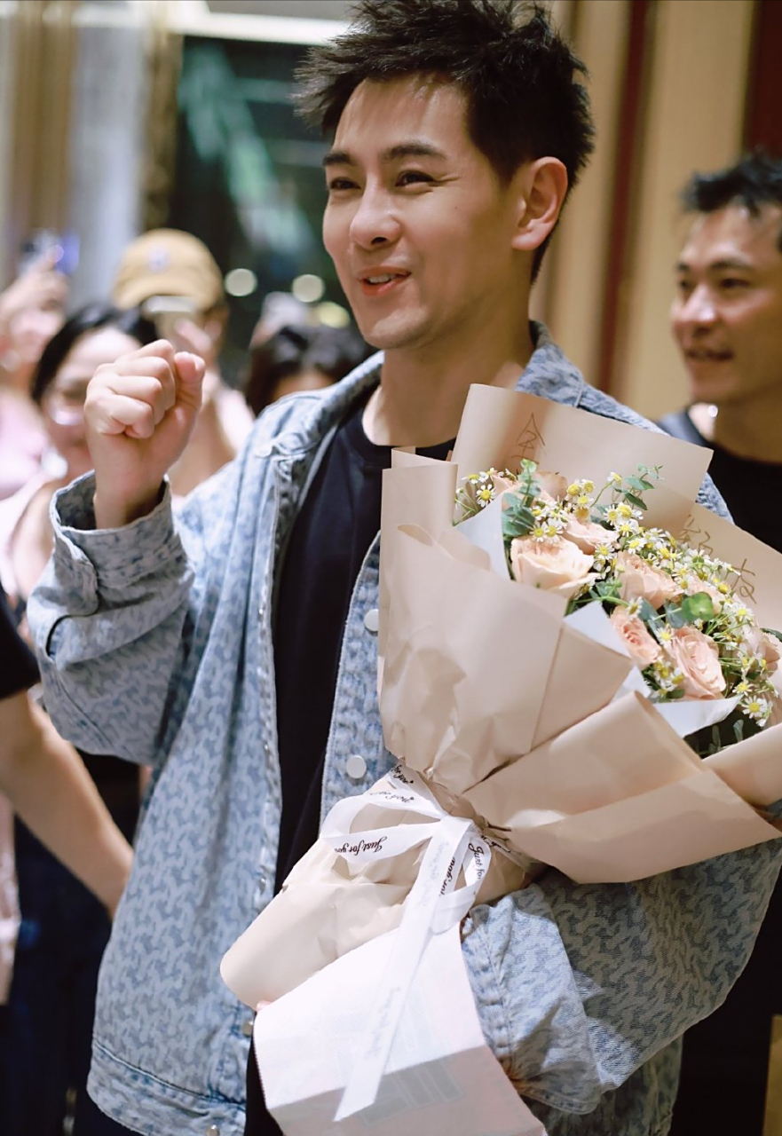 2022年7月,本已答应参加《披荆斩棘》的林志颖突发车祸,造成骨,骨折