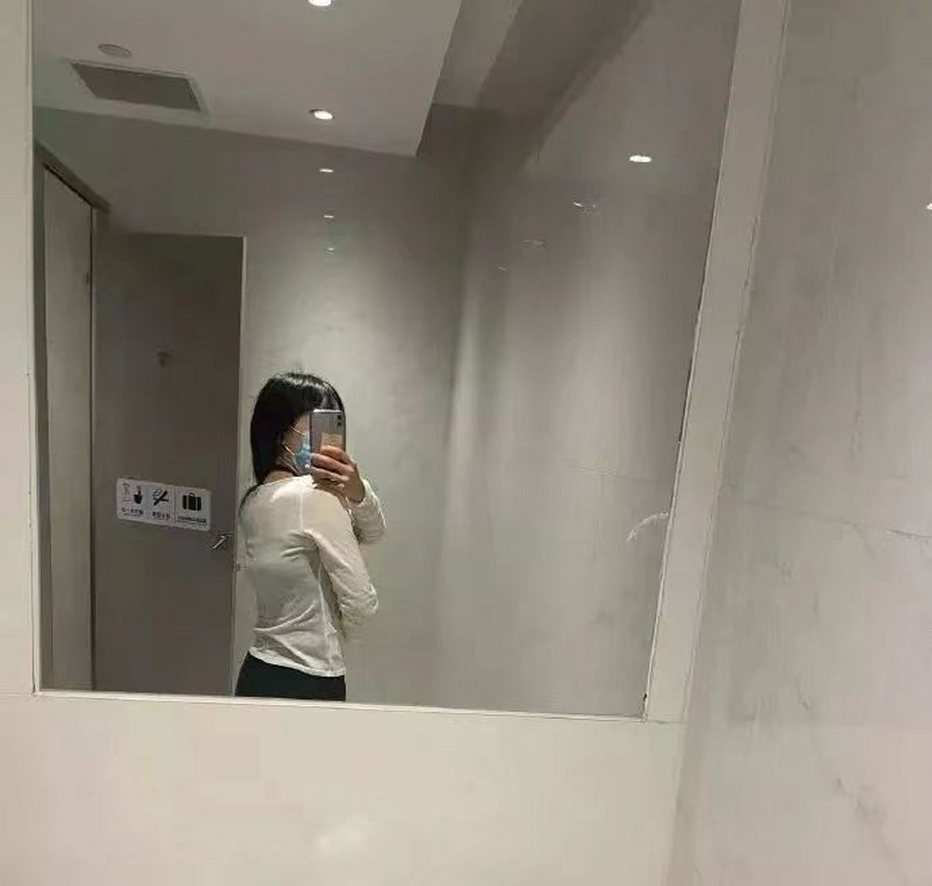 完美的让你诠释了前胸贴后背