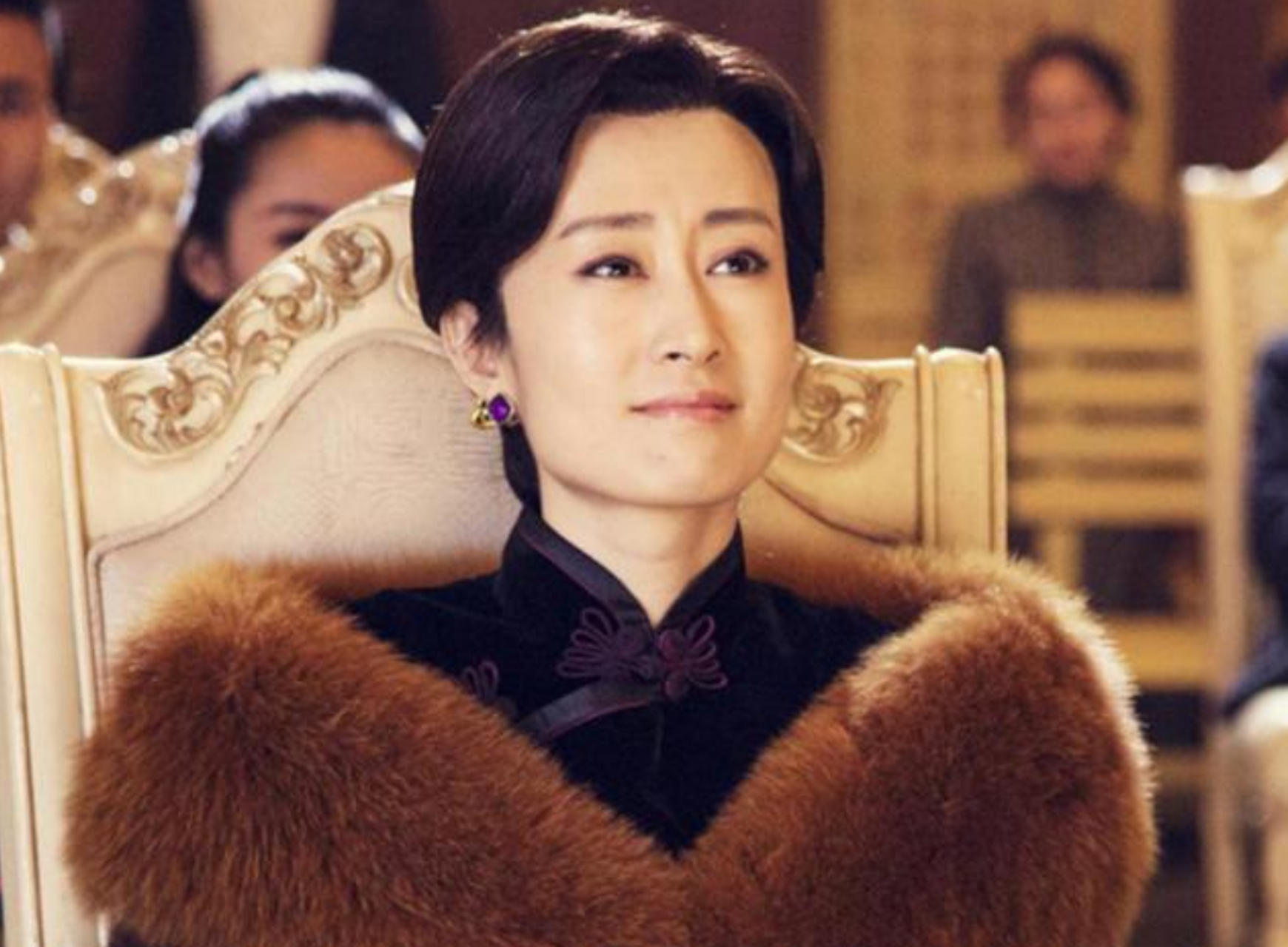 2013年,刘敏涛向富豪老公提出离婚,没想到老公哈哈大笑:"就你这样还想