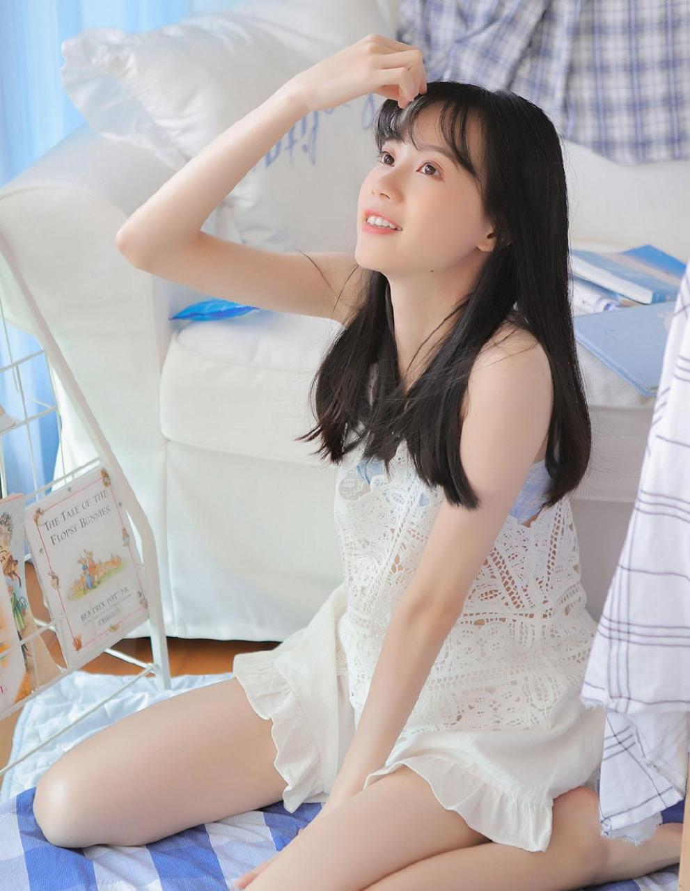 白嫩甜美少女的摄影写真照