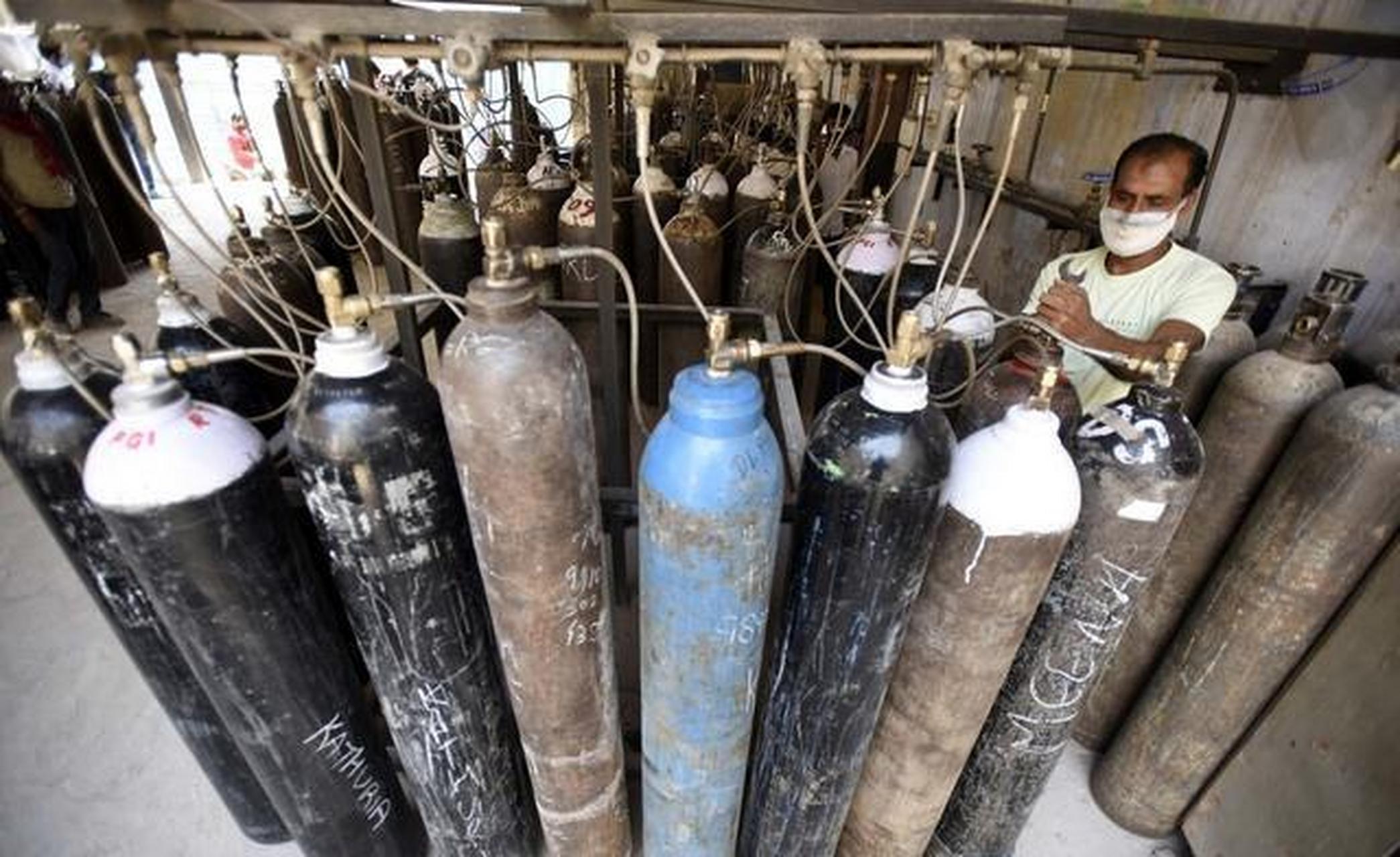 印度:氧气瓶,制氧机在市场上已供不应求,价格飙升