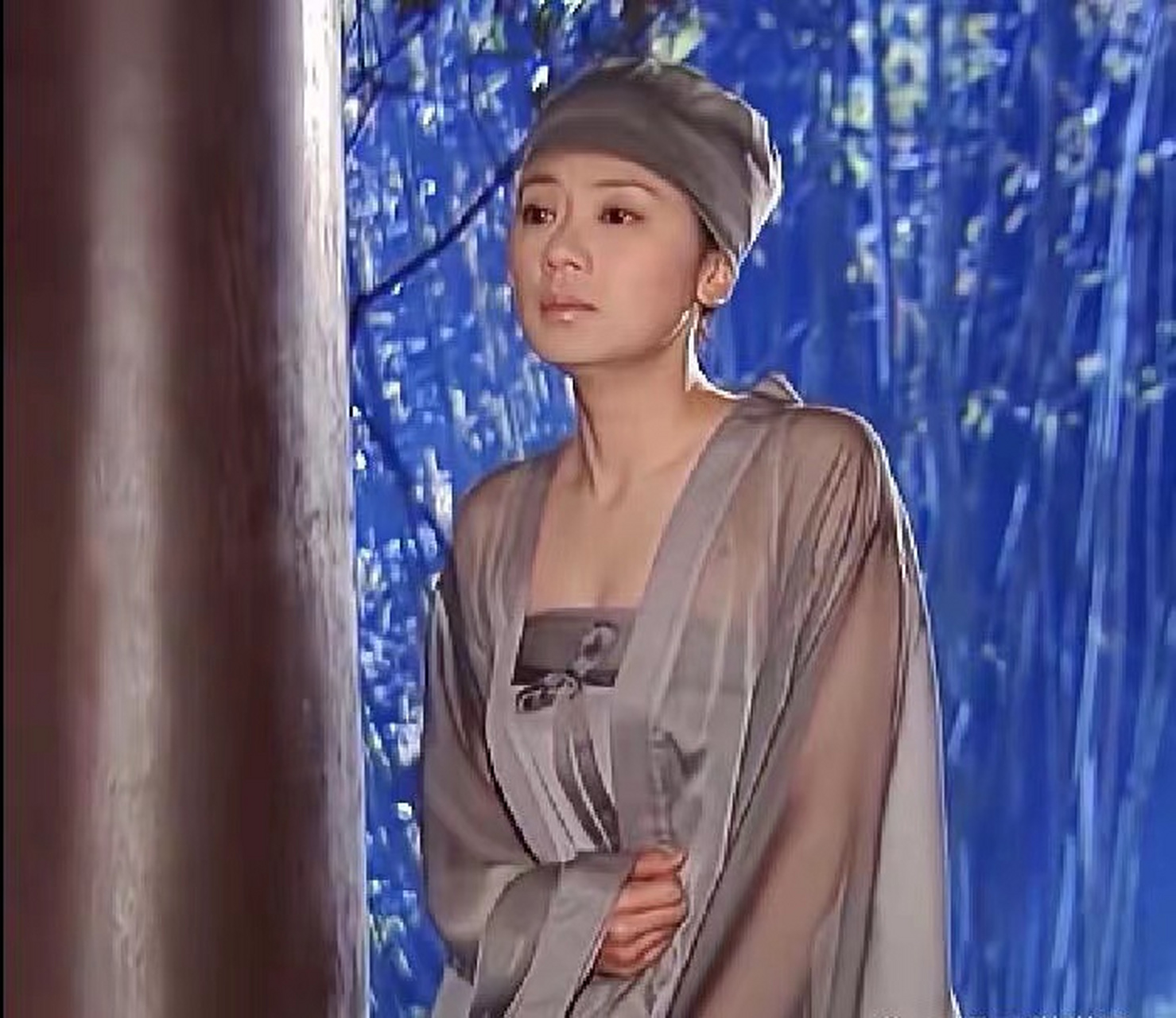 为什么尼姑还穿得这么妩媚,导演眼里的尼姑都是这样子的吗