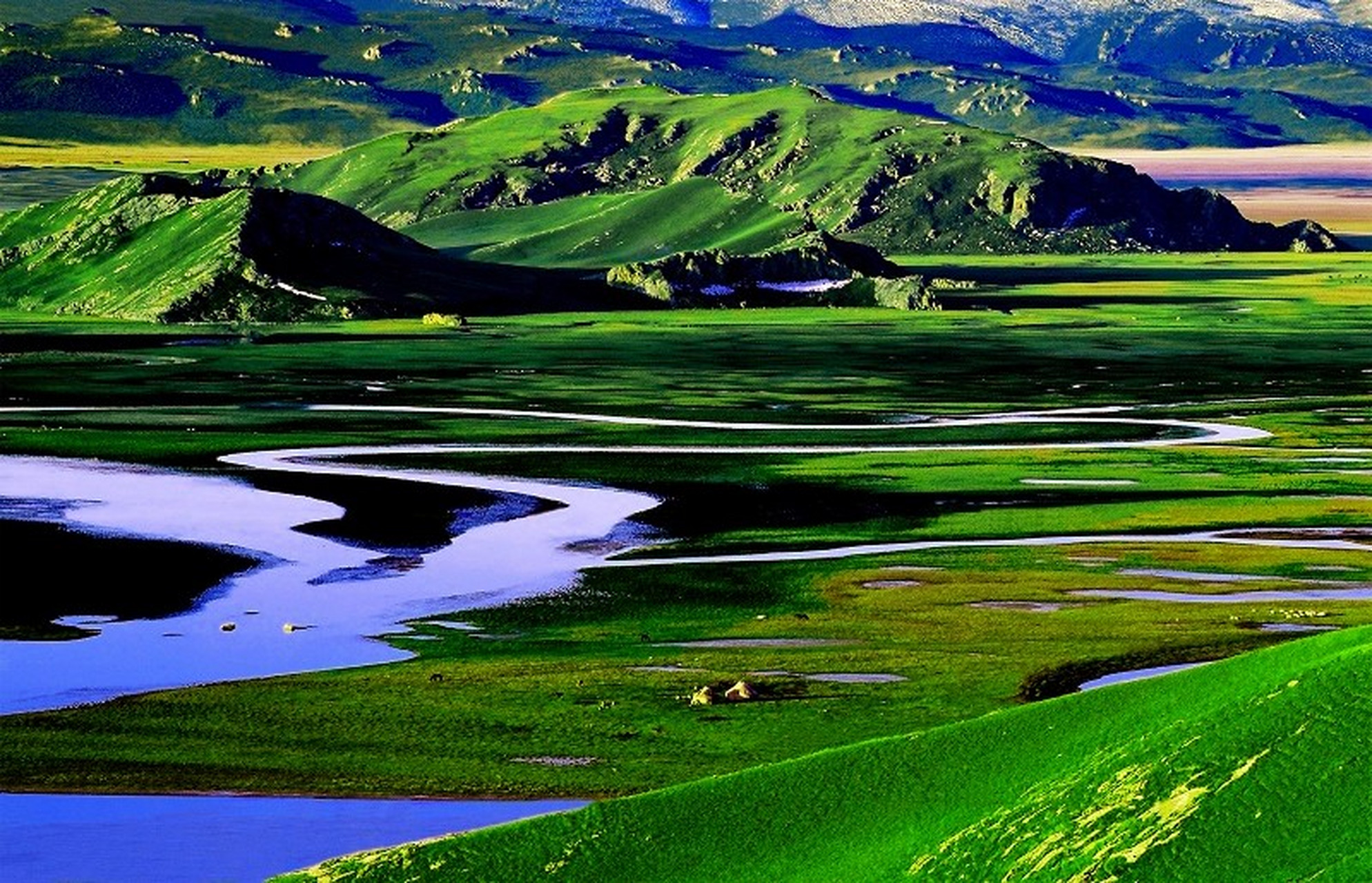 这里少有游客活动,保持着最原始的草原之景.