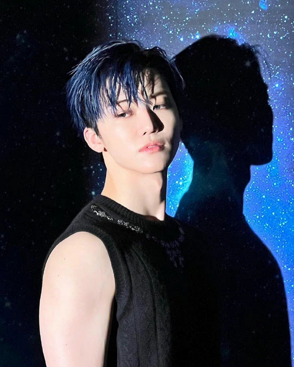 罗渽民晒杂志花絮照#真的是非常帅啊#娱乐资讯驿站