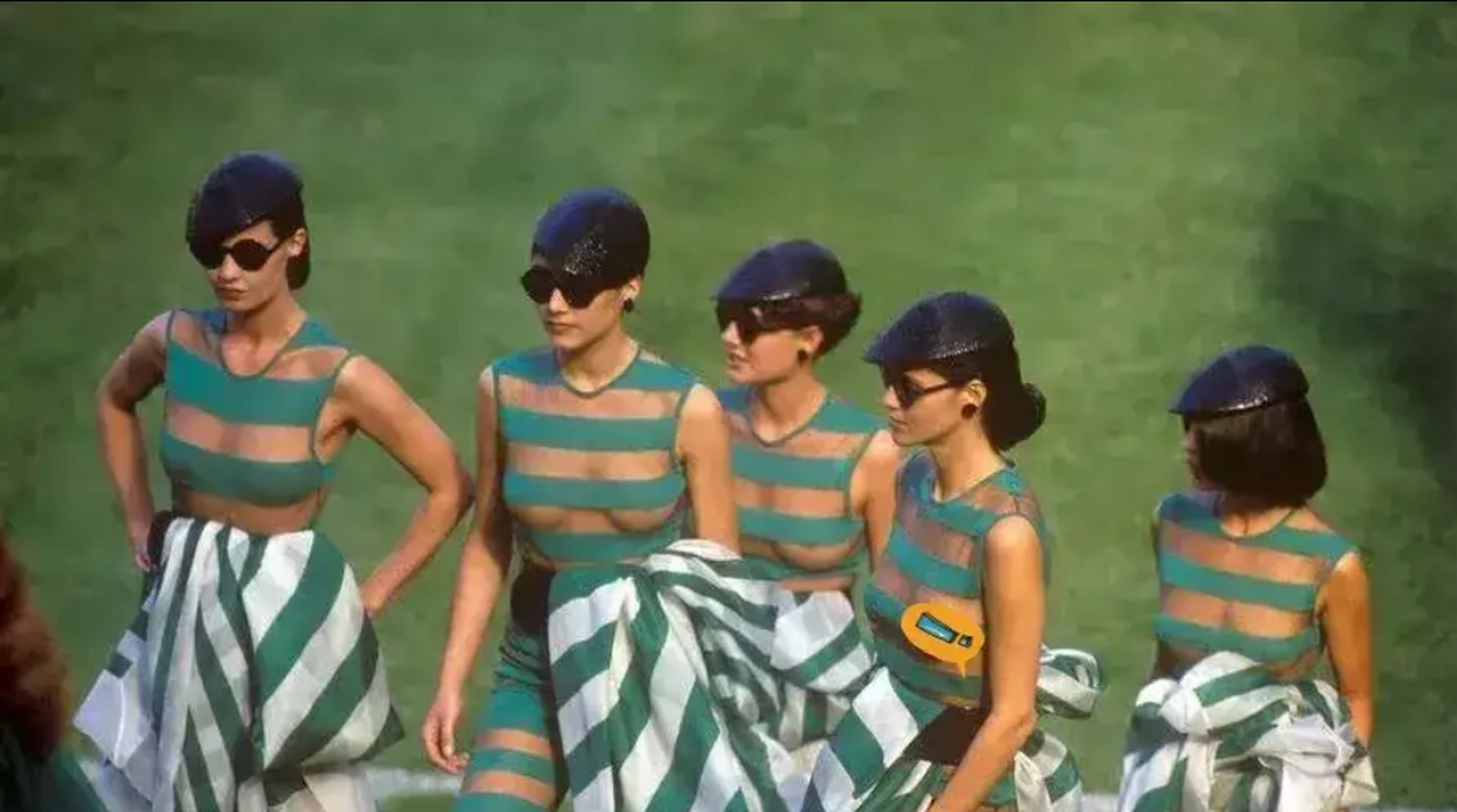 300名模特真空上阵,球场竟变成"秀场"1900年的意大利世界杯开幕式真够