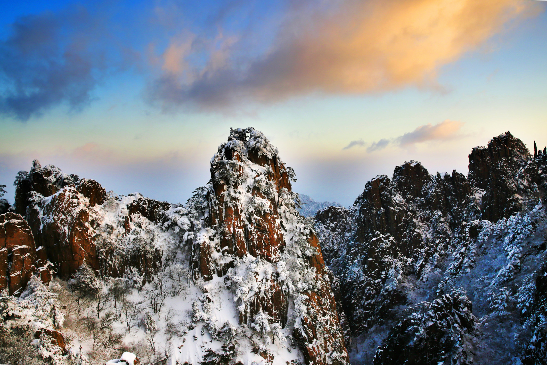 雪后黄山冰雪仙境图片