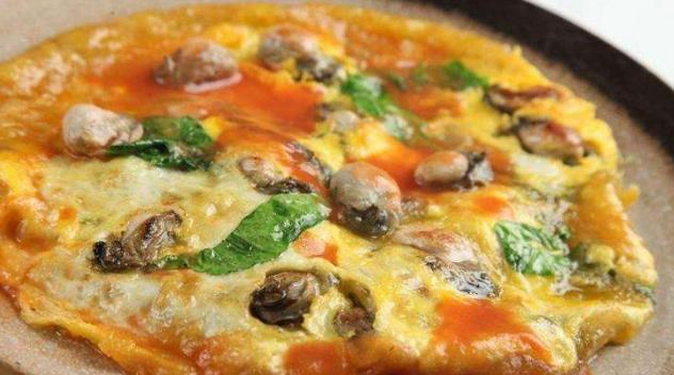 蚵仔煎起源于福建泉州,后在福建,广东潮汕,台湾等地流行起来,是福建的