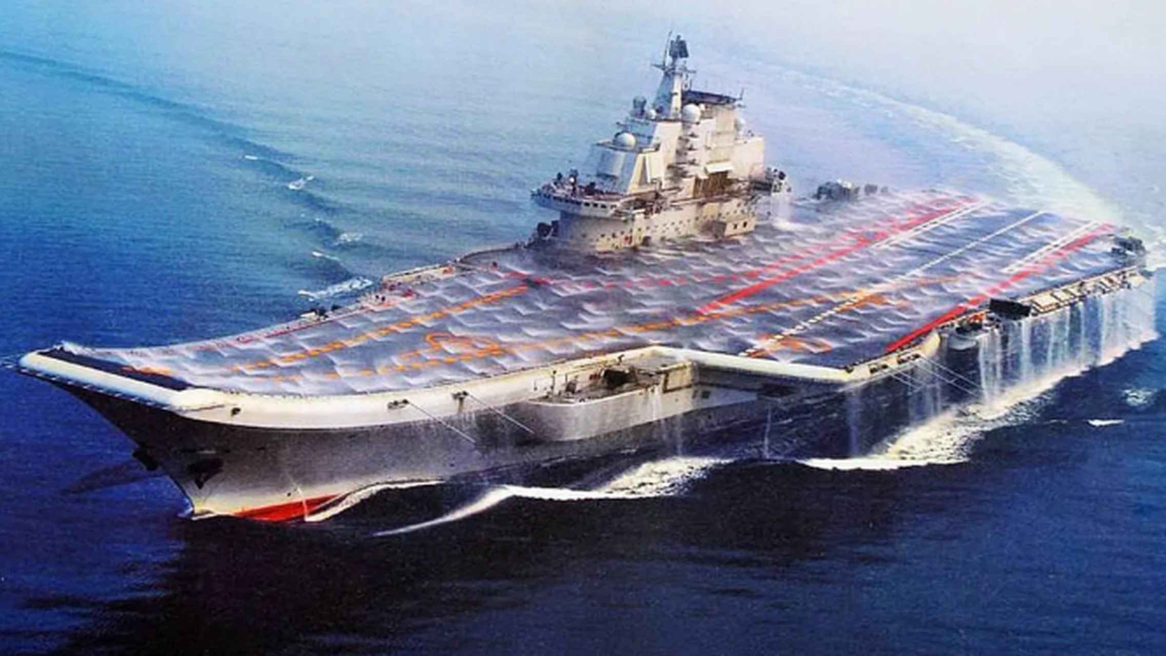中国60万吨005巨型航母图片
