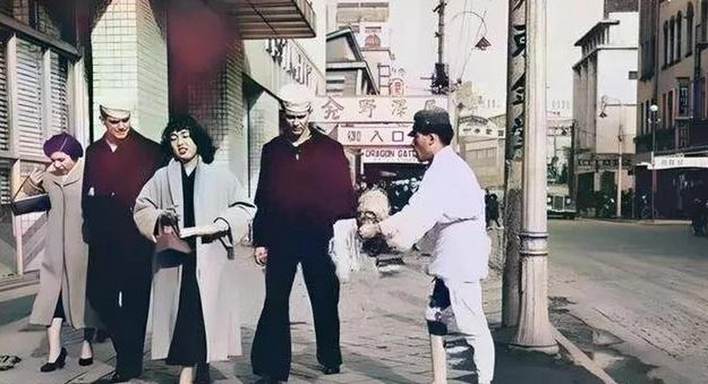 领动计划# 历史老照片: 二战失败后,日本民生凋敝,许多人连养家糊口