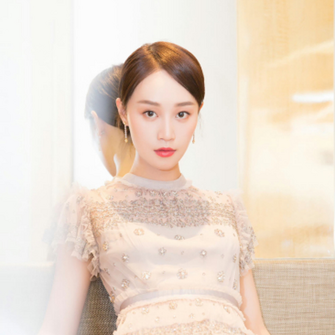 蓝盈莹,一个阳光女孩,她的名字如同她的性格一样,充满了活力和热情.