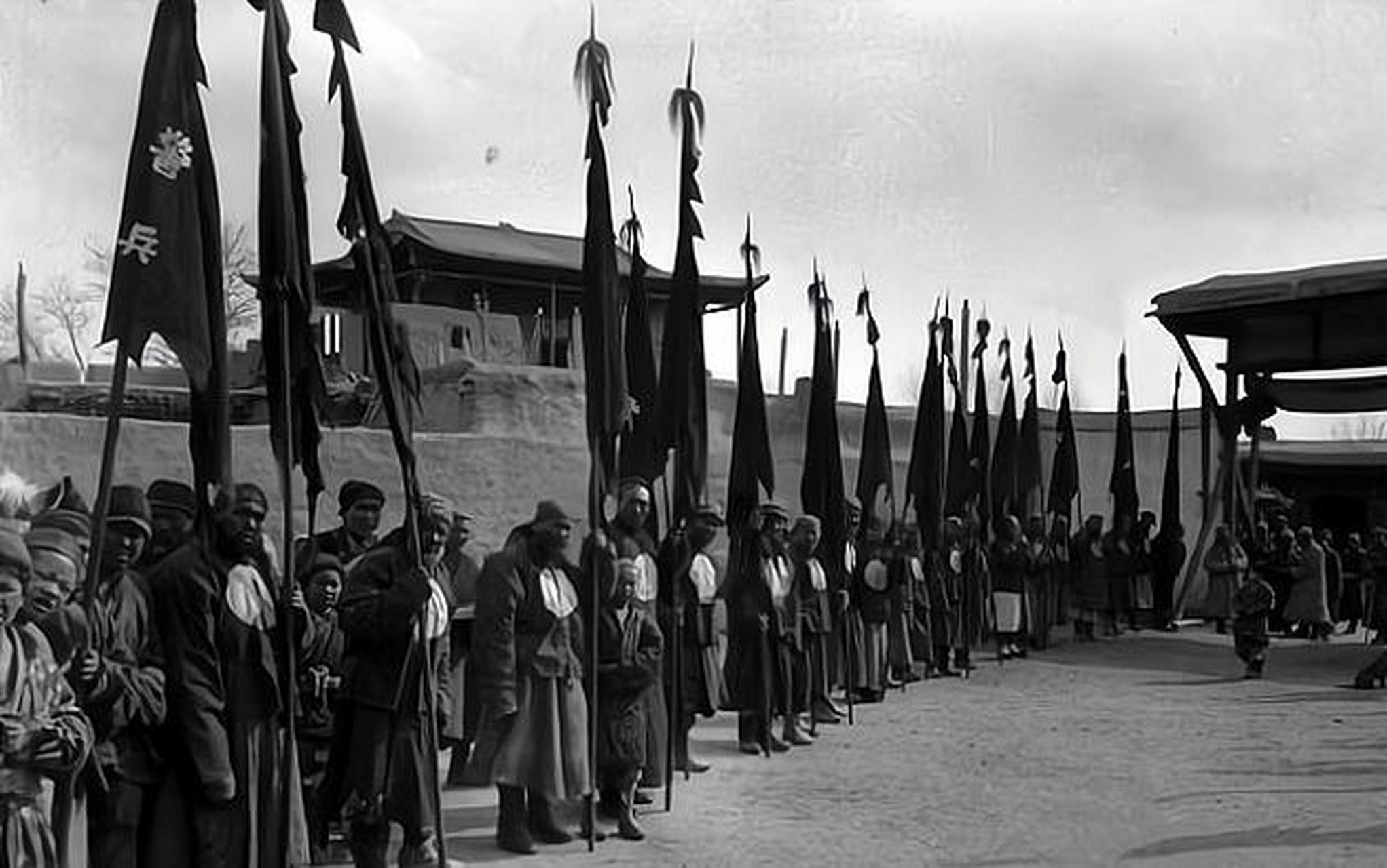 左宗棠收复新疆时,清廷国库空虚,无法拨给足够的军饷!