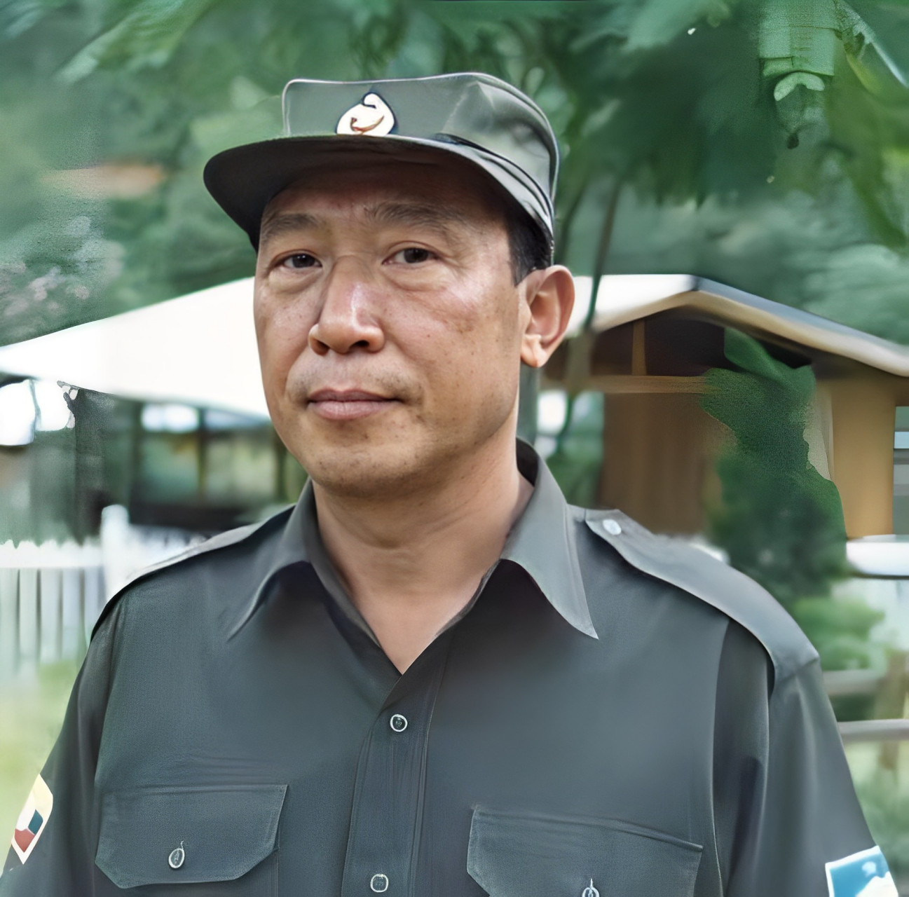 首先,重新组建队伍,绑架了两名苏联医生作为人质,之后营救了沙进行