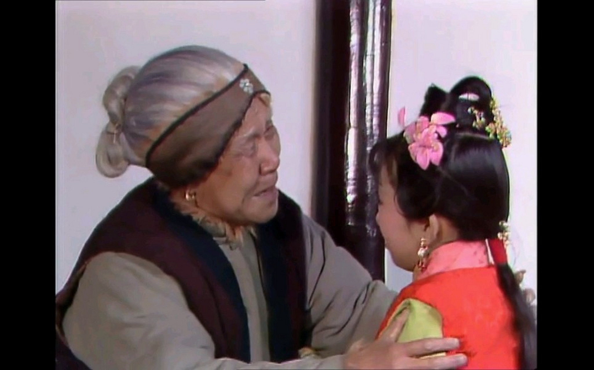 巧姐被卖进了青楼,刘姥姥救她就是报恩了,为什么还愿意让巧姐做板儿的