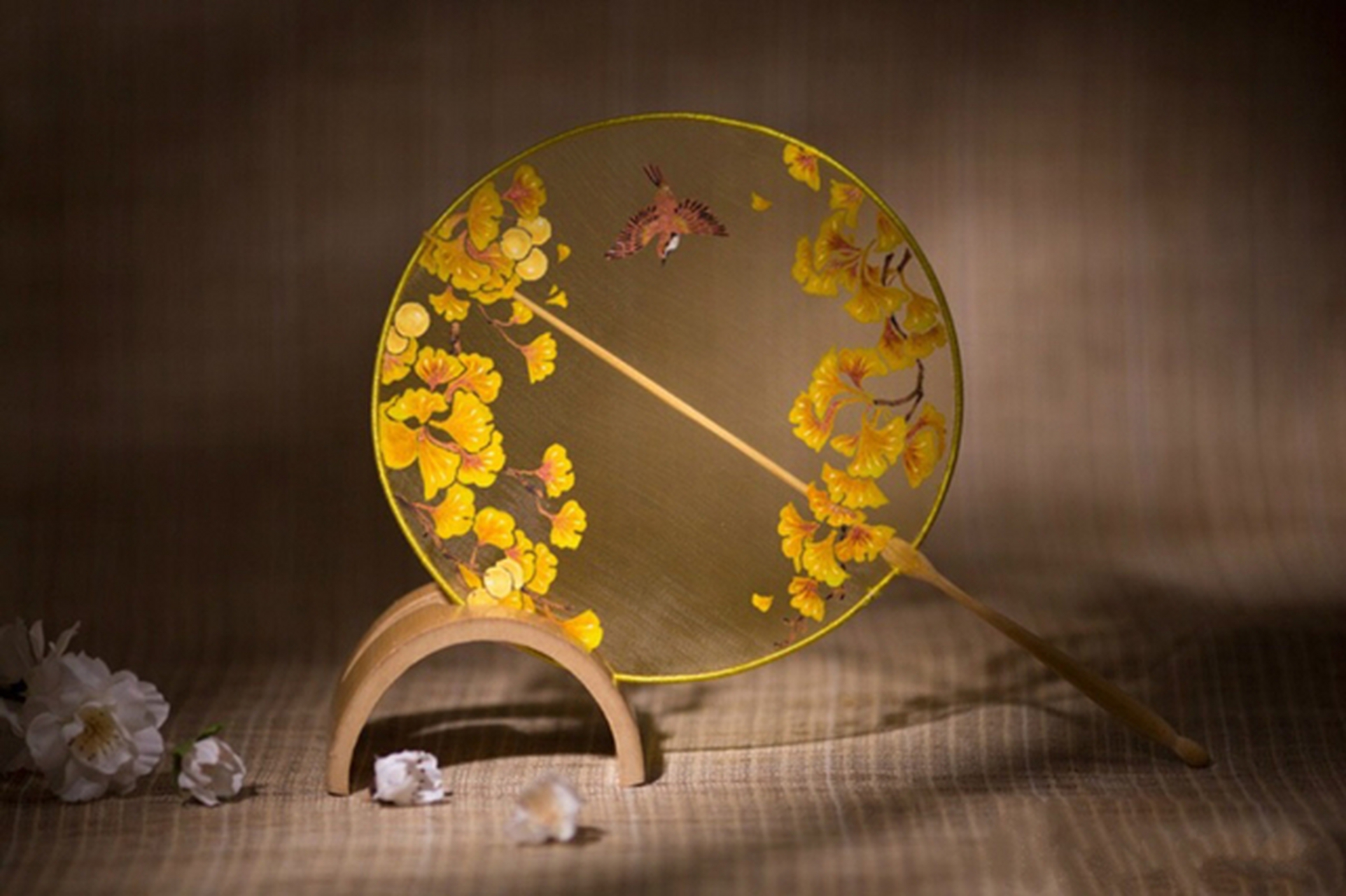 国家级非物质文化遗产龚扇发源地在四川省自贡市,产于清朝同治年间,因