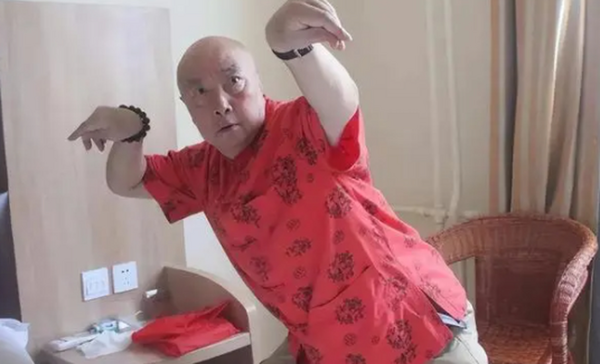 《少林寺》昙宗师父扮演者于海去世,享年81岁