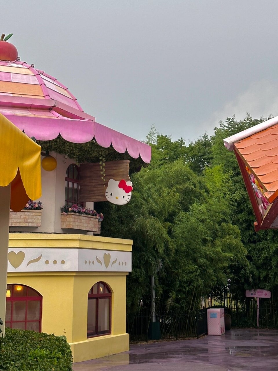 安吉hellokitty乐园打卡成功蒂门永存!  终于来啦,kitty我来啦!