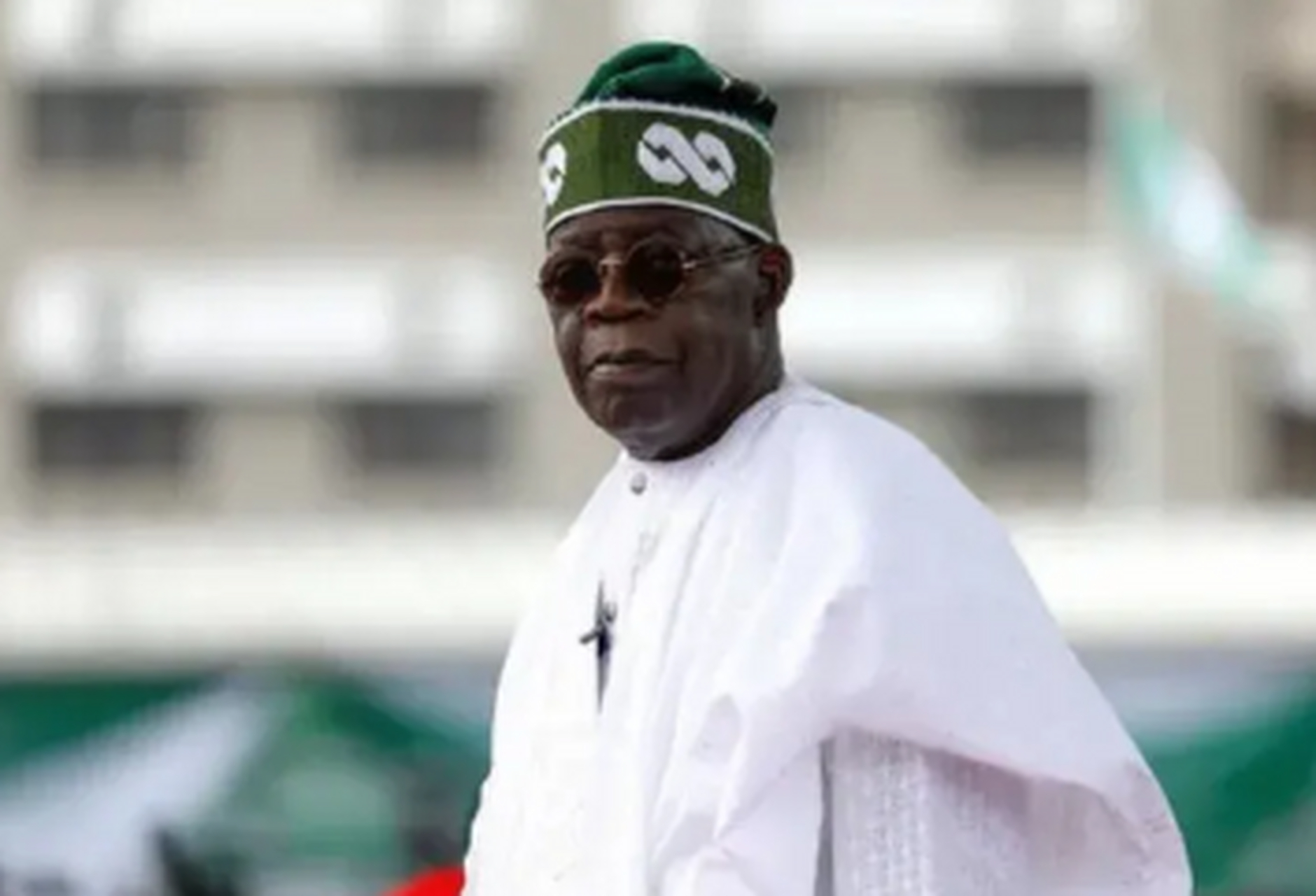 尼日利亚总统博拉·艾哈迈德·蒂努布已向参议院提出正式请求,要求