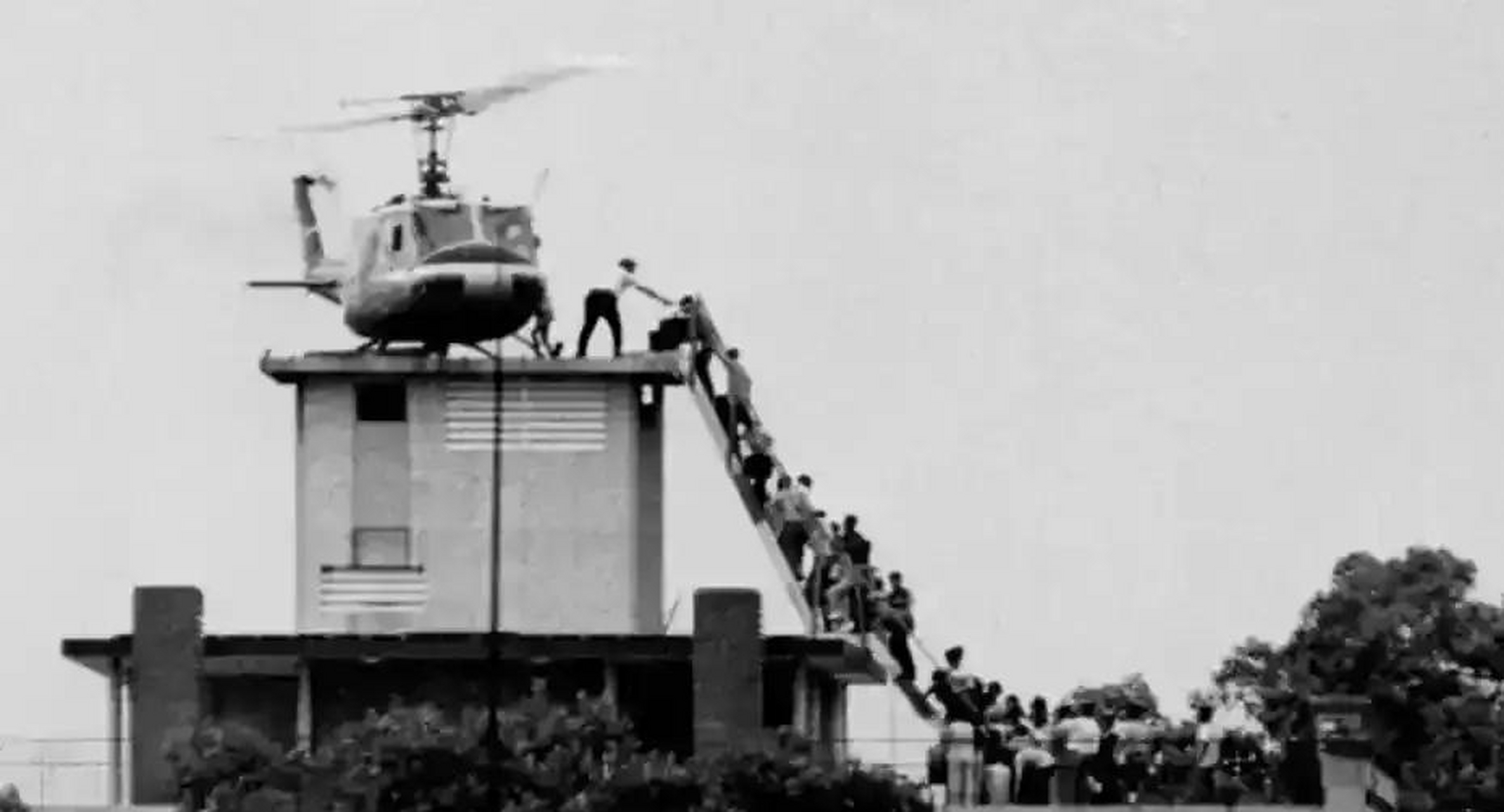 昨日重现,著名的历史瞬间——"西贡铁拳"  1975年4月29至30日,美国在