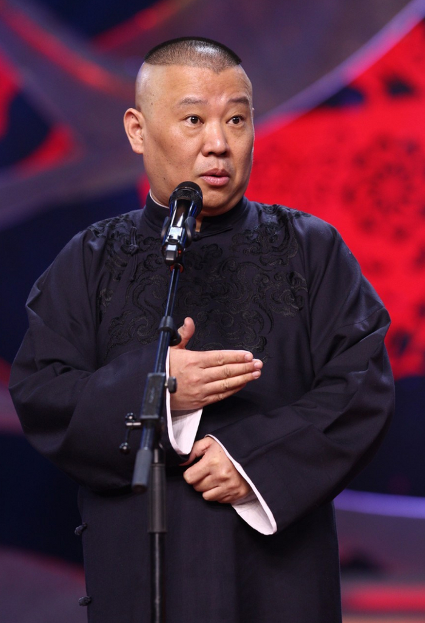 当年,曹云金与郭德纲的事情闹得沸沸扬扬,岳云鹏作为徒弟又是昔日兄弟