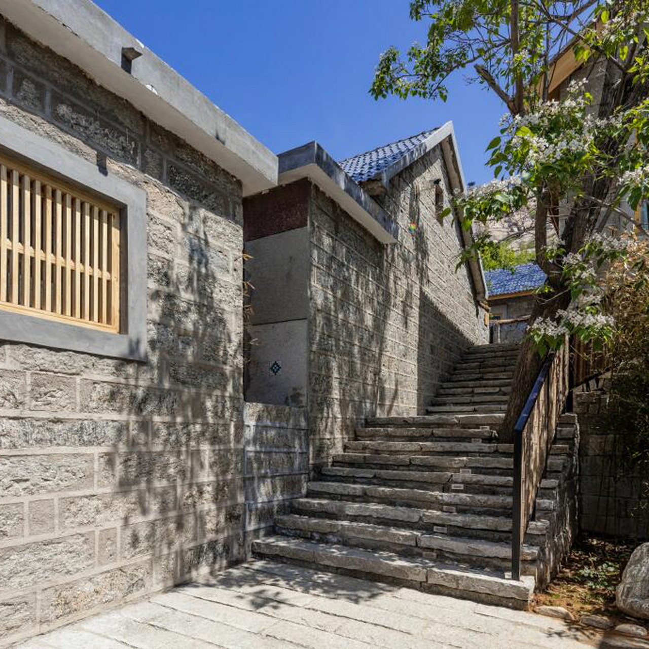 【民宿篇·沂蒙山舍】沂蒙山舍坐落于临沂市蒙山旅游区内的李家石屋村