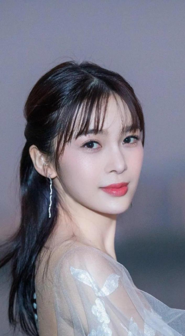 赵樱子,一位出色的演员,她的高质量人生经历如下:    赵樱子毕业于